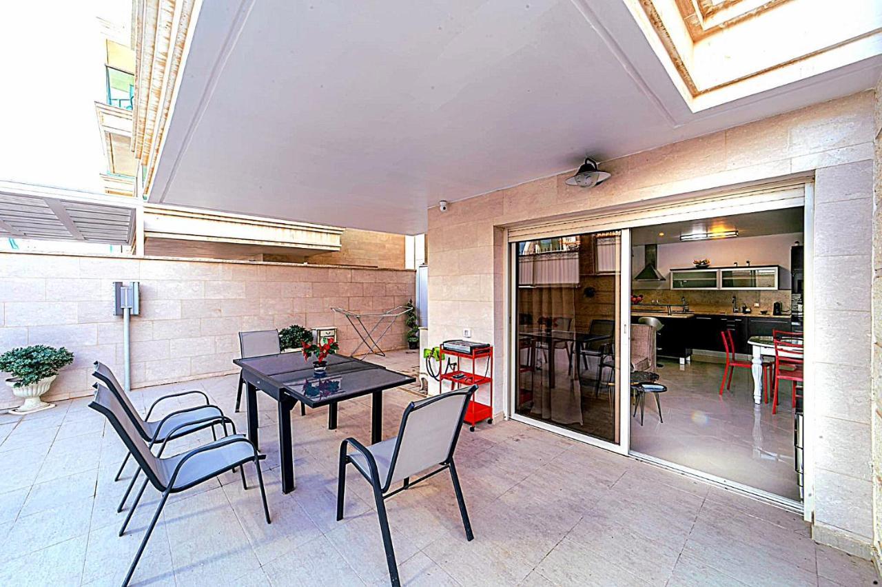 Milana's Deluxe With Big Patio And Pool Apartamento Eilat