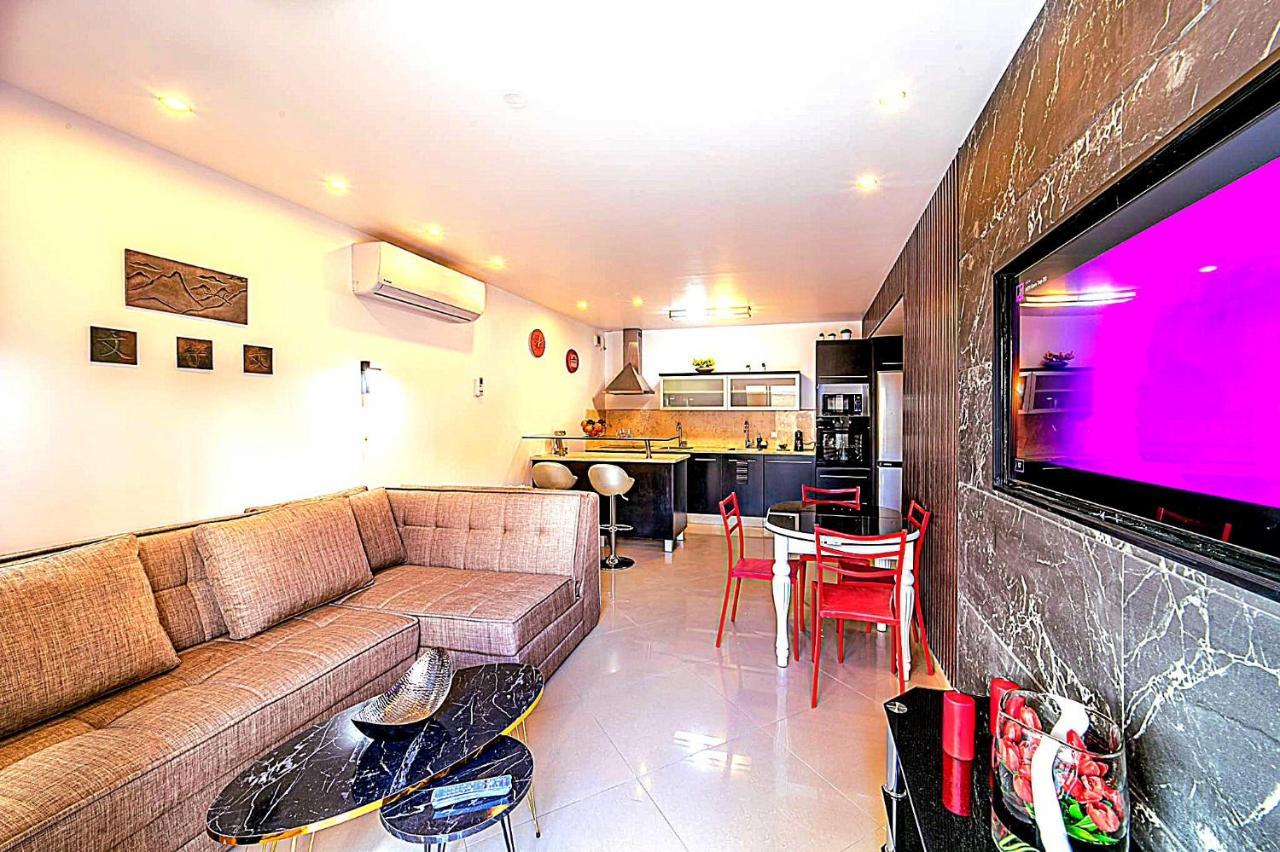 Milana's Deluxe With Big Patio And Pool Appartement *