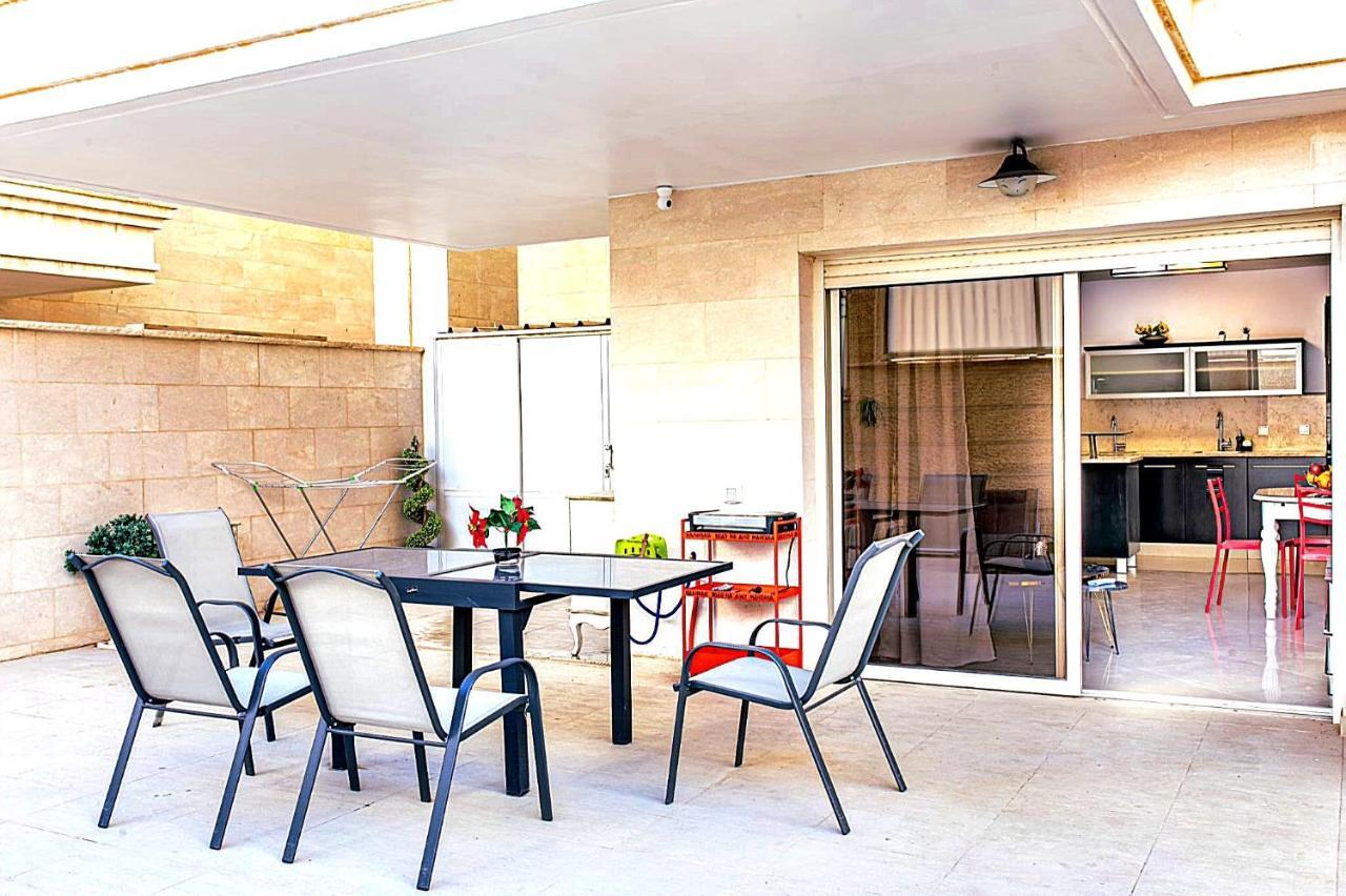 Appartement Milana's Deluxe With Big Patio And Pool Eilat