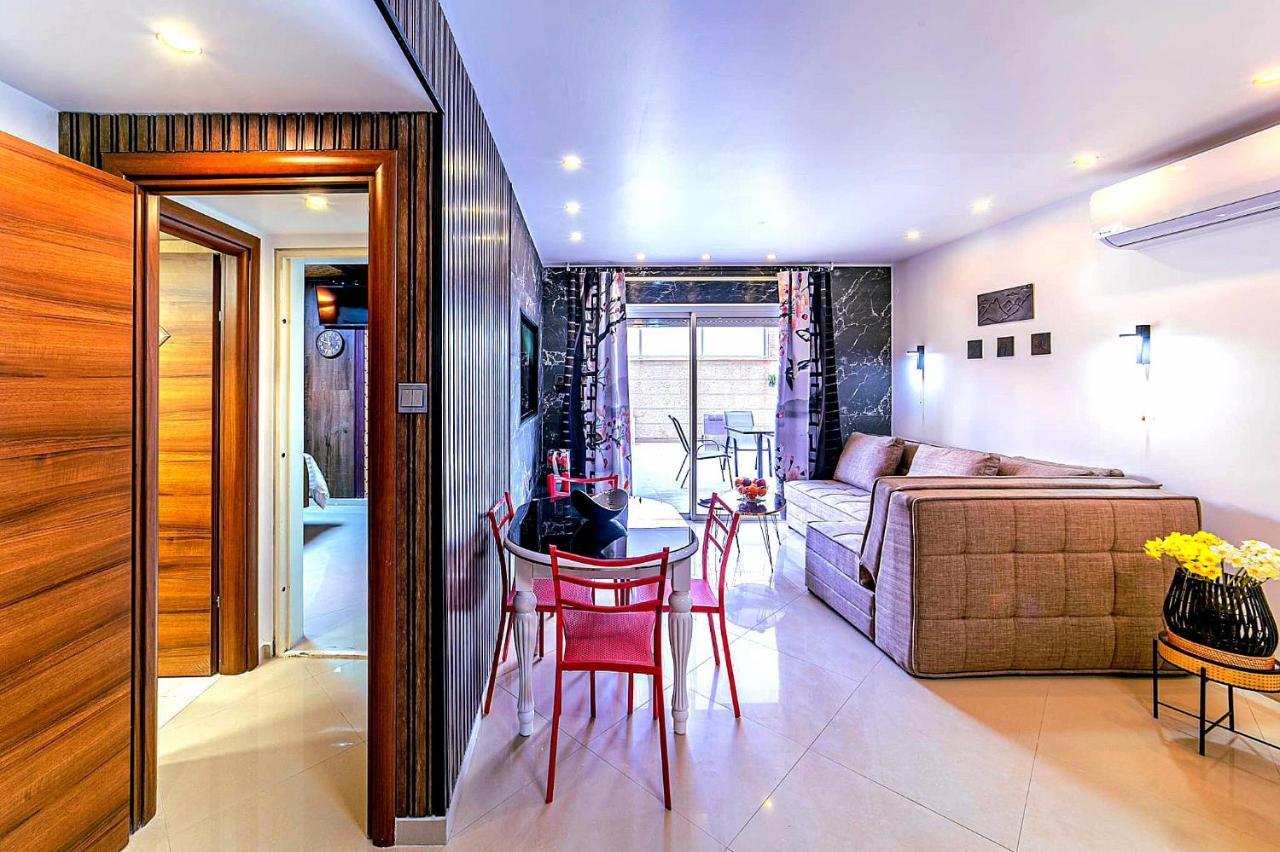 Milana's Deluxe With Big Patio And Pool * Eilat